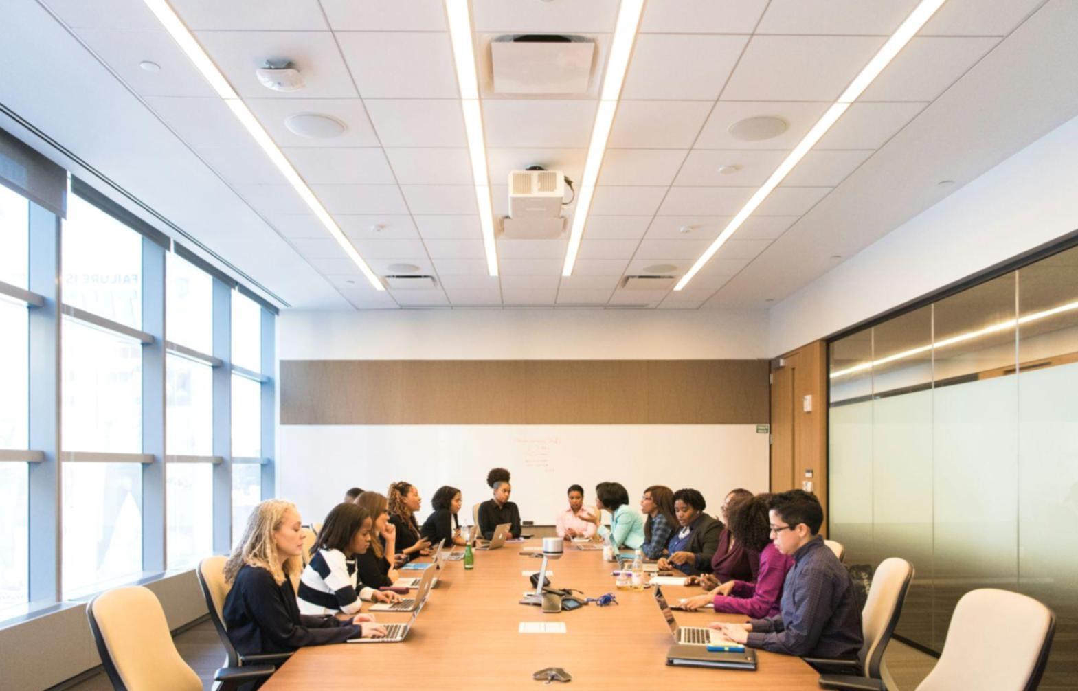 Ambiente di lavoro collaborativo dove si sviluppano percorsi di crescita personale